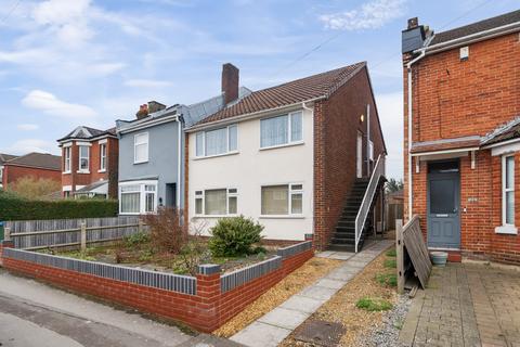 2 bedroom flat for sale, Whites Road, Hampshire SO19