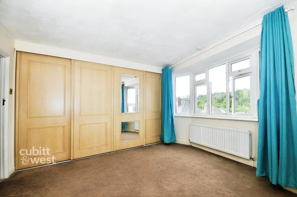 5b8bee66-Bedroom