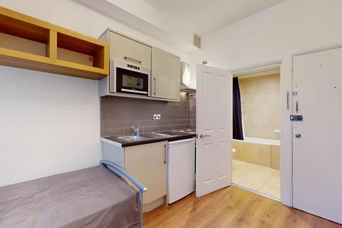 Studio to rent, Nevern Place, Earls Court SW5