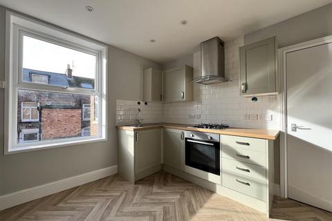 3 bedroom maisonette for sale, Castle Road , Scarborough