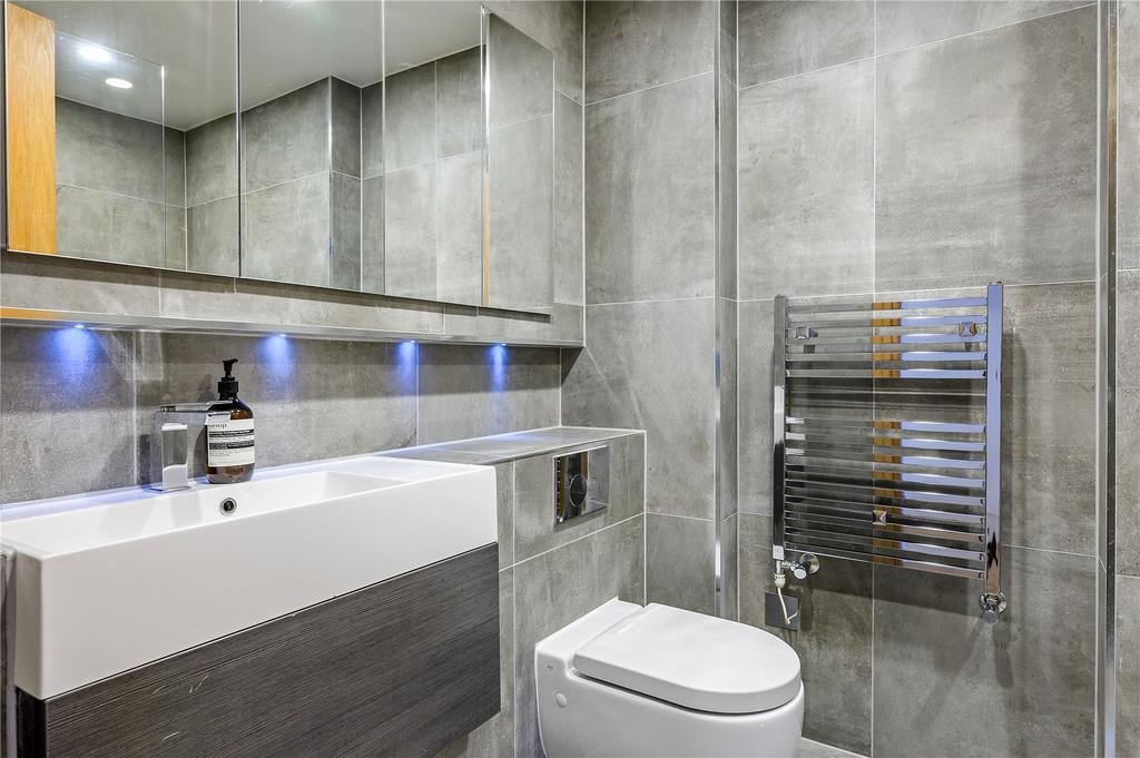 En Suite Bathroom