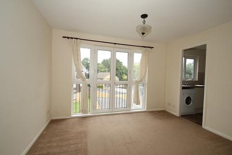 2 bedroom flat to rent, Woking GU21