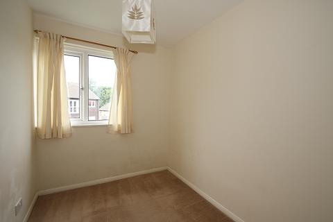 2 bedroom flat to rent, Woking GU21