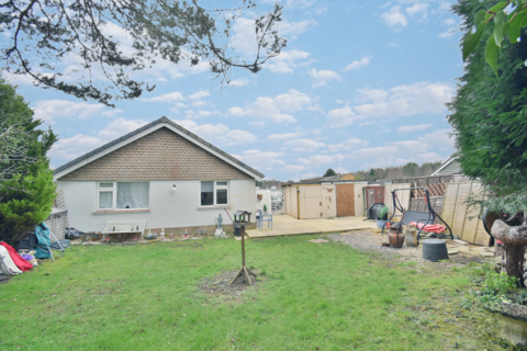 2 bedroom bungalow for sale, Leeson Drive, Ferndown, BH22