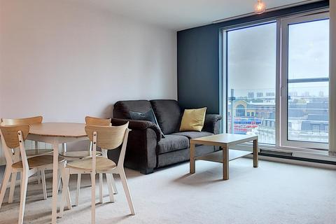 2 bedroom flat to rent, St. George Wharf, London