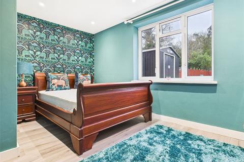 2 bedroom flat for sale, Rickford Hill, Guildford GU3