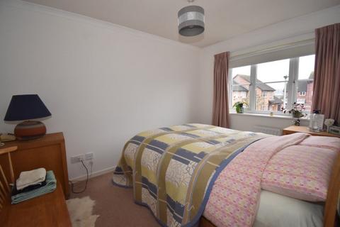 10 Stream Court, Exeter, EX2 8DL