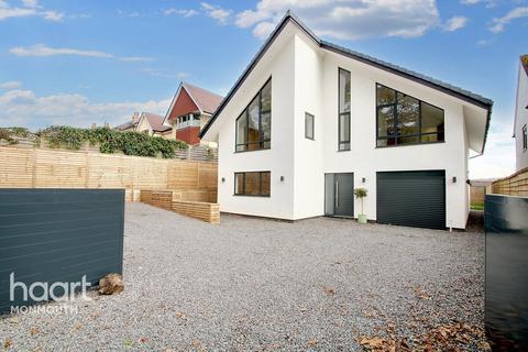 4 bedroom detached house for sale, Hereford Road, Monmouth