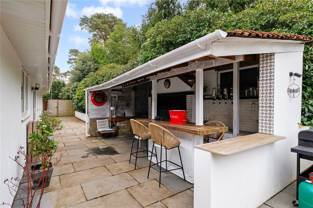 Outdoor Bar