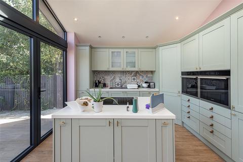 4 bedroom detached bungalow for sale, Park Rise, Harpenden