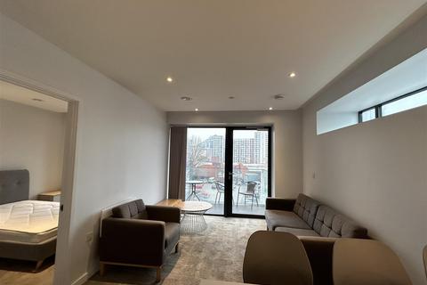 2 bedroom apartment to rent, Bury Street, Salford M3