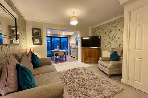 34 Deer Close, Grange Park, Northampton, NN4 5DN