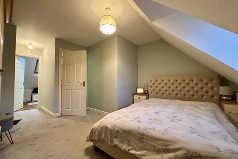 34 Deer Close, Grange Park, Northampton, NN4 5DN