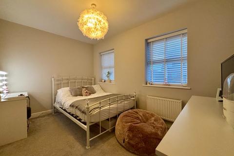 34 Deer Close, Grange Park, Northampton, NN4 5DN
