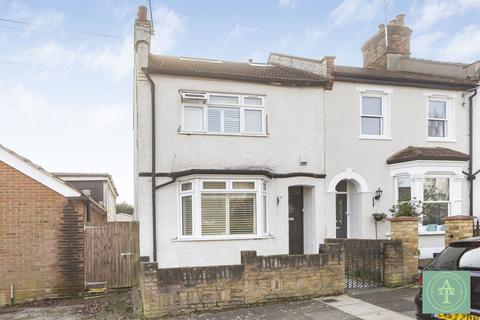 4 bedroom end of terrace house for sale, Shirley Road,  EN2