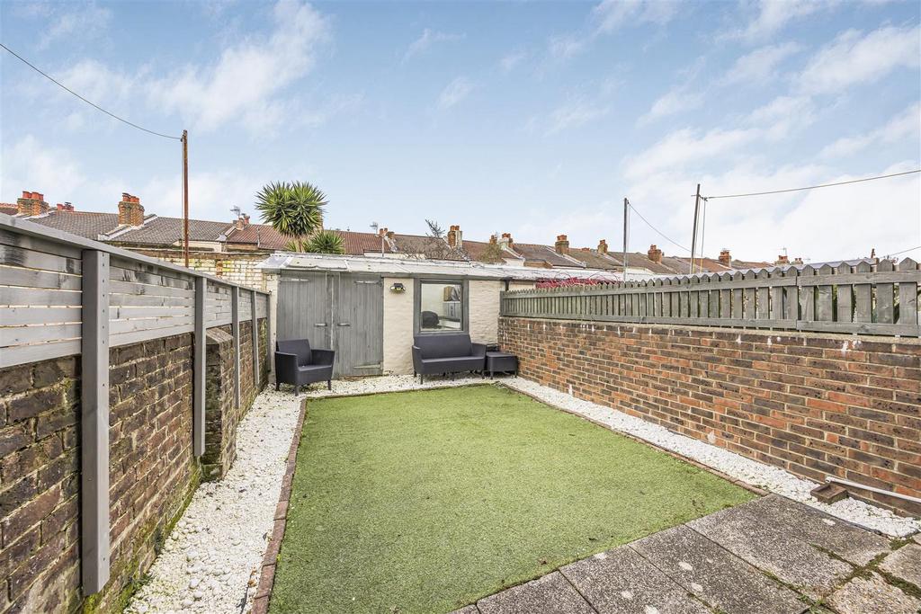37 Lynton Grove, Baffins-Portico Marketing-Sold By-2