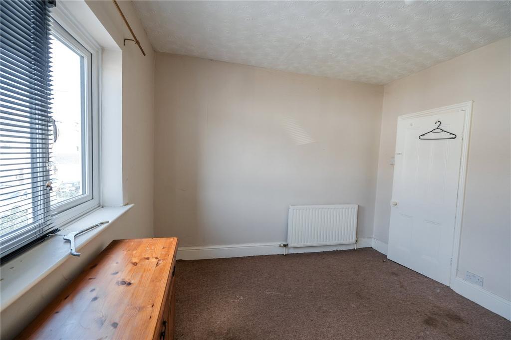 Bedroom 1 (2)