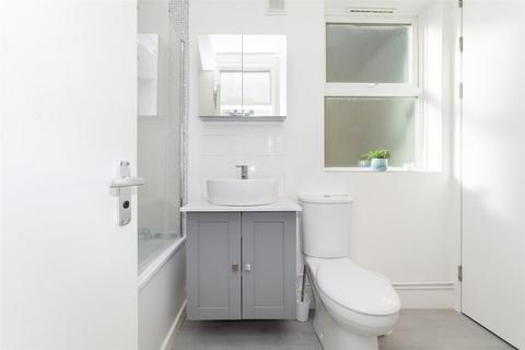 91b Carlyle Road, London, W5 4BP