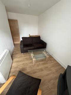 2 bedroom flat to rent, Plymouth Grove, Manchester M13