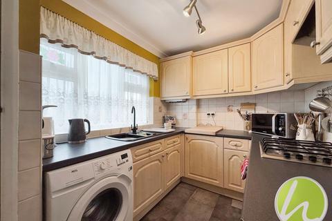 2 bedroom maisonette for sale, Fetherston Road, Stanford-Le-Hope, SS17