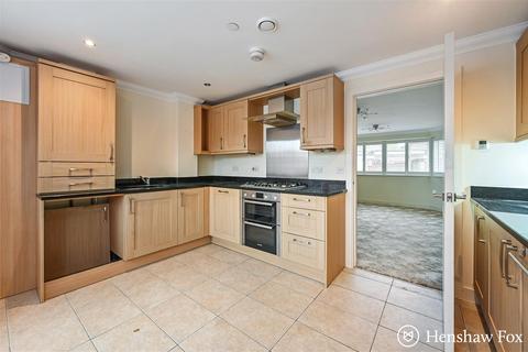 2 bedroom flat for sale, Latimer Street, Romsey Town Centre, Hampshire