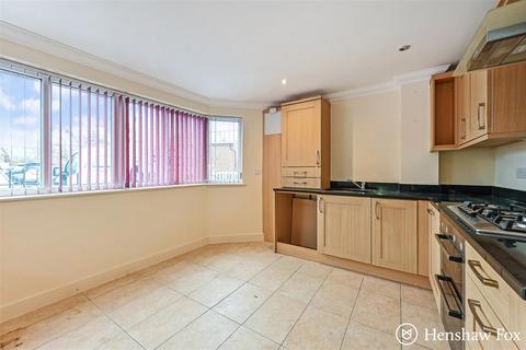 2 bedroom flat for sale, Latimer Street, Romsey Town Centre, Hampshire