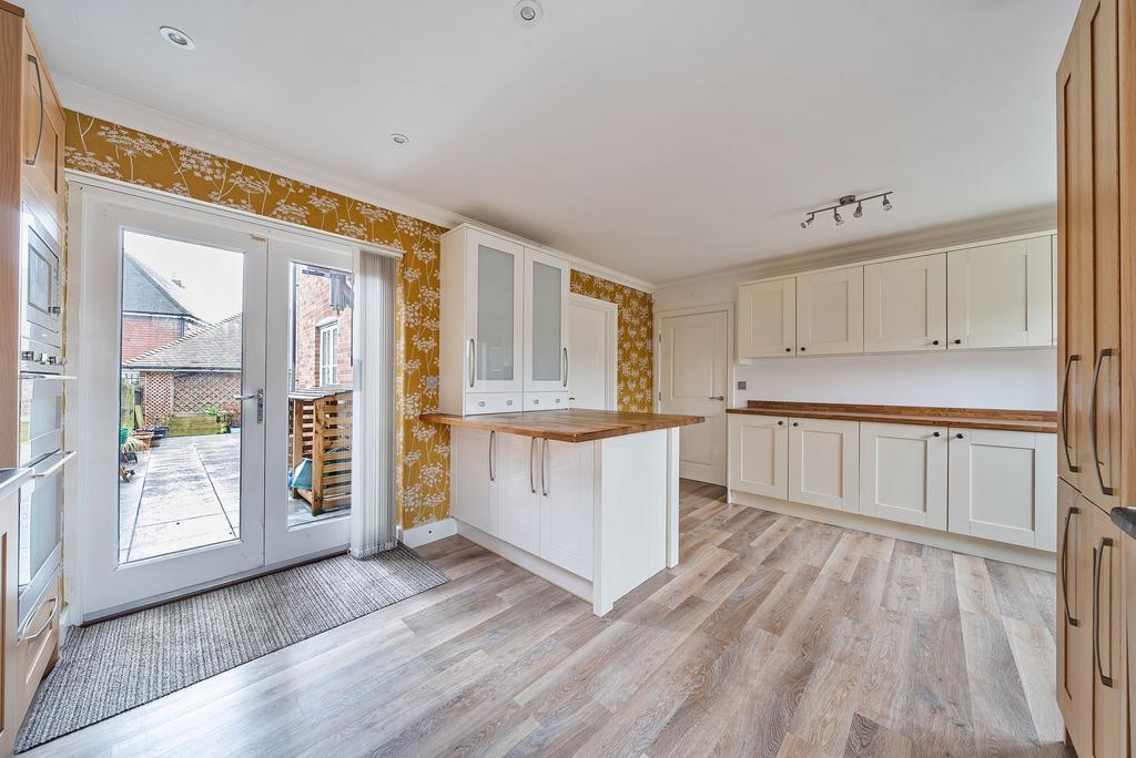 Kitchen (2)