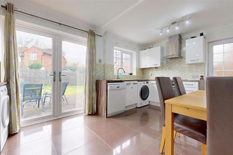 46 Clay Hill, Two Mile Ash, Milton Keynes, MK8 8BL