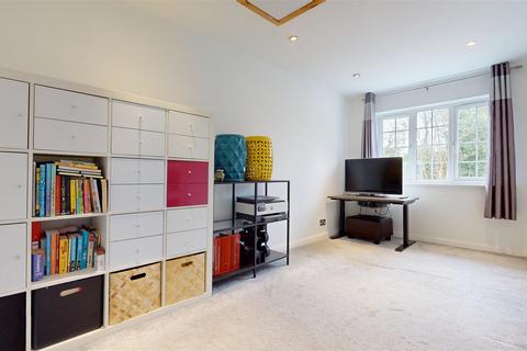 46 Clay Hill, Two Mile Ash, Milton Keynes, MK8 8BL