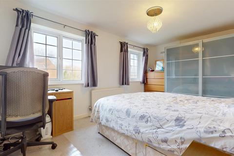 46 Clay Hill, Two Mile Ash, Milton Keynes, MK8 8BL