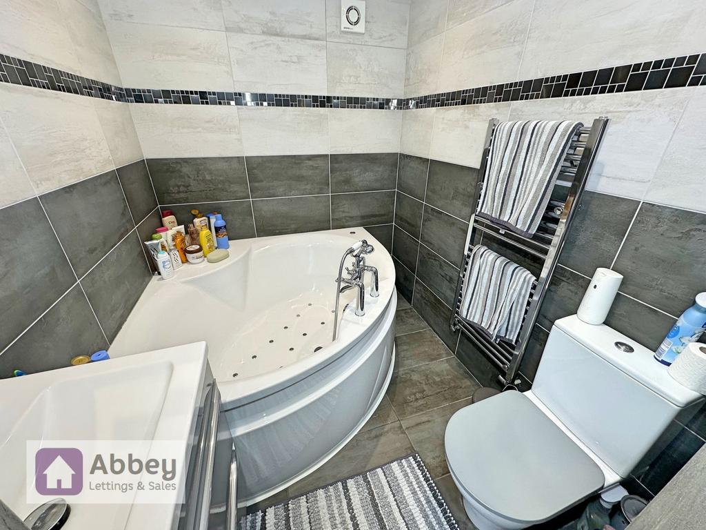 Bedroom 3, Ensuite Bathroom
