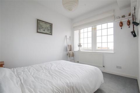 17 Taylors View, Trowbridge, BA14 8TG