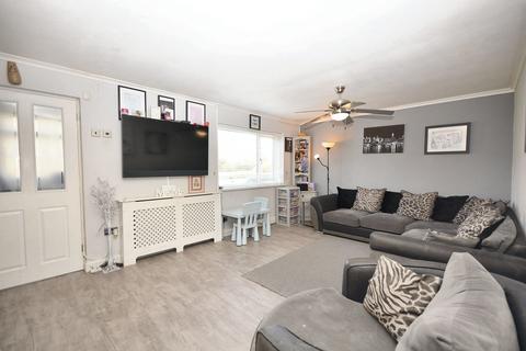 13 Badlesmere Close, Ashford, TN23 5TA