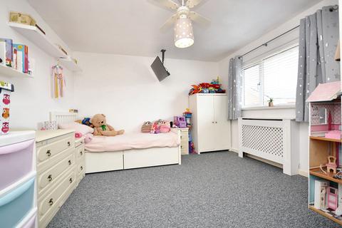 13 Badlesmere Close, Ashford, TN23 5TA