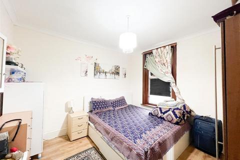 4 bedroom terraced house for sale, Warren Road, London, E10