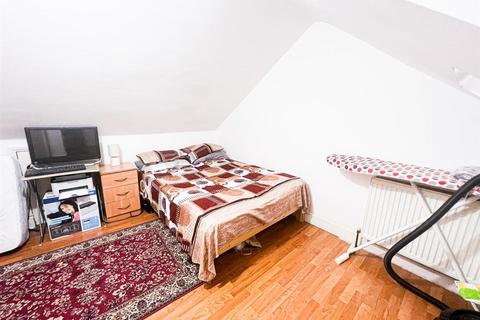 40 Warren Road, Leyton, London, E10 5QA