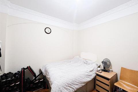 40 Warren Road, Leyton, London, E10 5QA