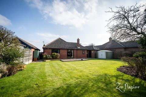 3 bedroom detached bungalow for sale, Southminister