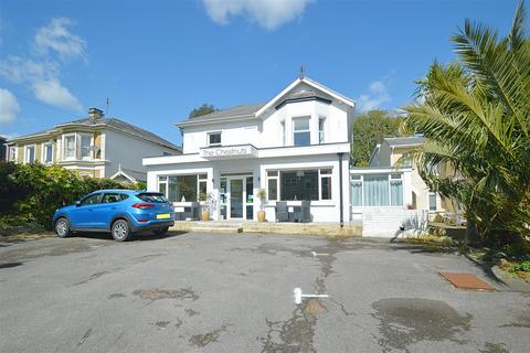 Guest house for sale, SHORT WALK TO BEACH * SHANKLIN