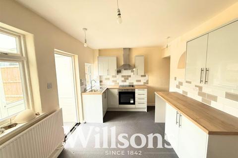 2 bedroom terraced house to rent, Hamilton Road, Alford