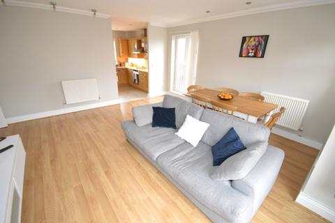 2 bedroom flat for sale, Alder Road, Aylesbury HP22