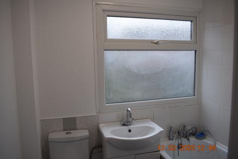 2 bedroom semi-detached house to rent, Clamp Drive, Swadlincote DE11