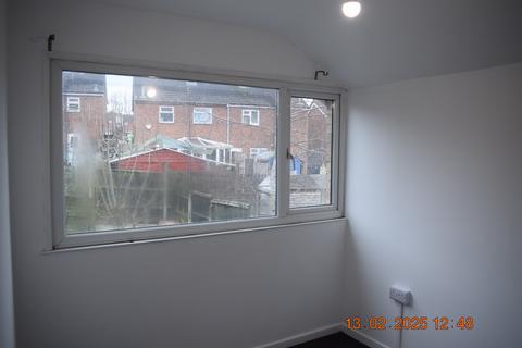 2 bedroom semi-detached house to rent, Clamp Drive, Swadlincote DE11