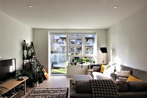 1 bedroom flat for sale, Hamlet Court, High Street, London, N8