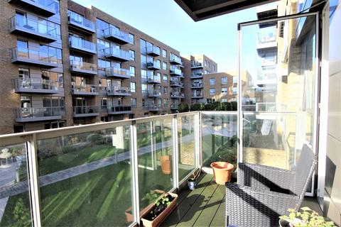 1 bedroom flat for sale, Hamlet Court, High Street, London, N8