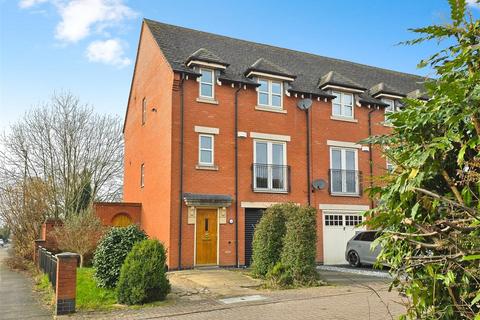 4 bedroom terraced house for sale, Main Street, Hilton, Derby