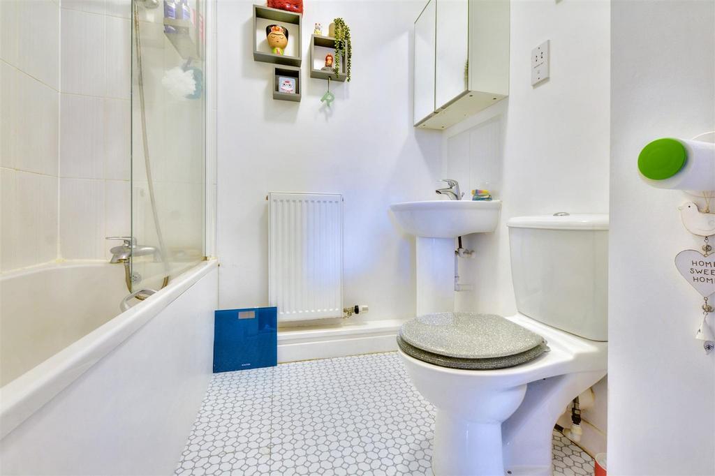 Bathroom  (4).jpeg