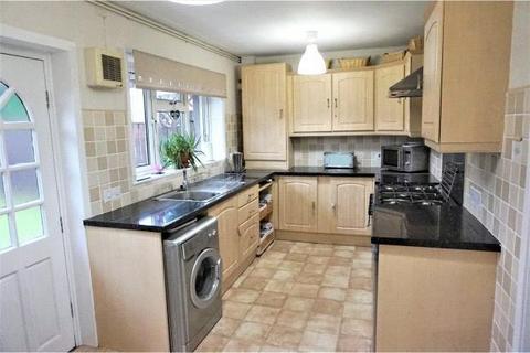 3 bedroom terraced house to rent, Winrose Hill, Leeds LS10