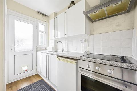 1 bedroom maisonette for sale, Florida Court, Bath Road, Reading