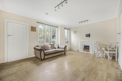 1 bedroom maisonette for sale, Florida Court, Bath Road, Reading